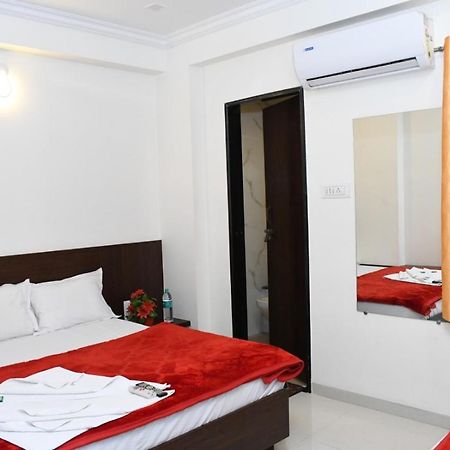 Hotel Sai Shatabdi Ширди Екстериор снимка
