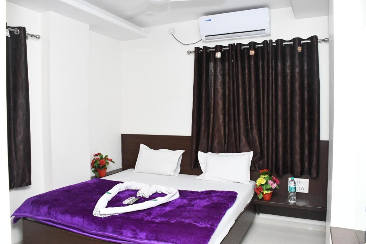 Hotel Sai Shatabdi Ширди Екстериор снимка