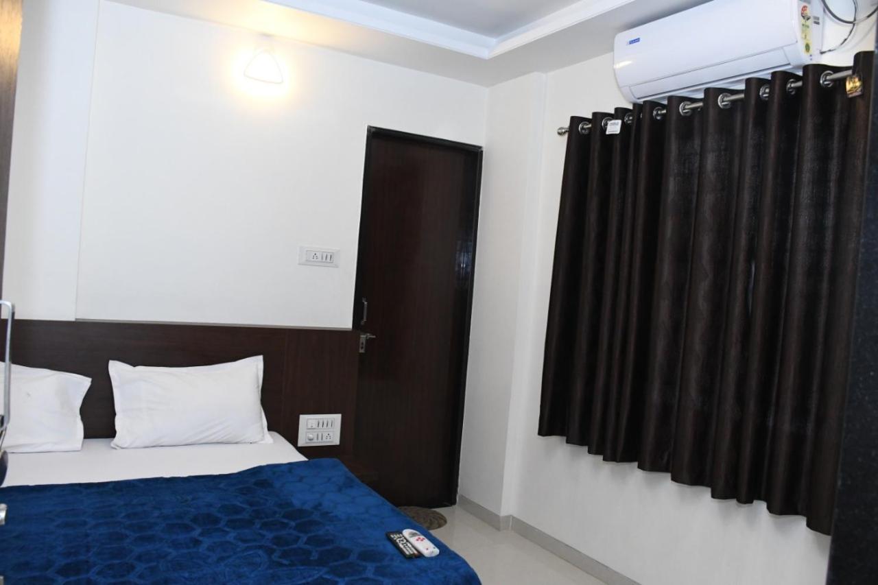 Hotel Sai Shatabdi Ширди Екстериор снимка